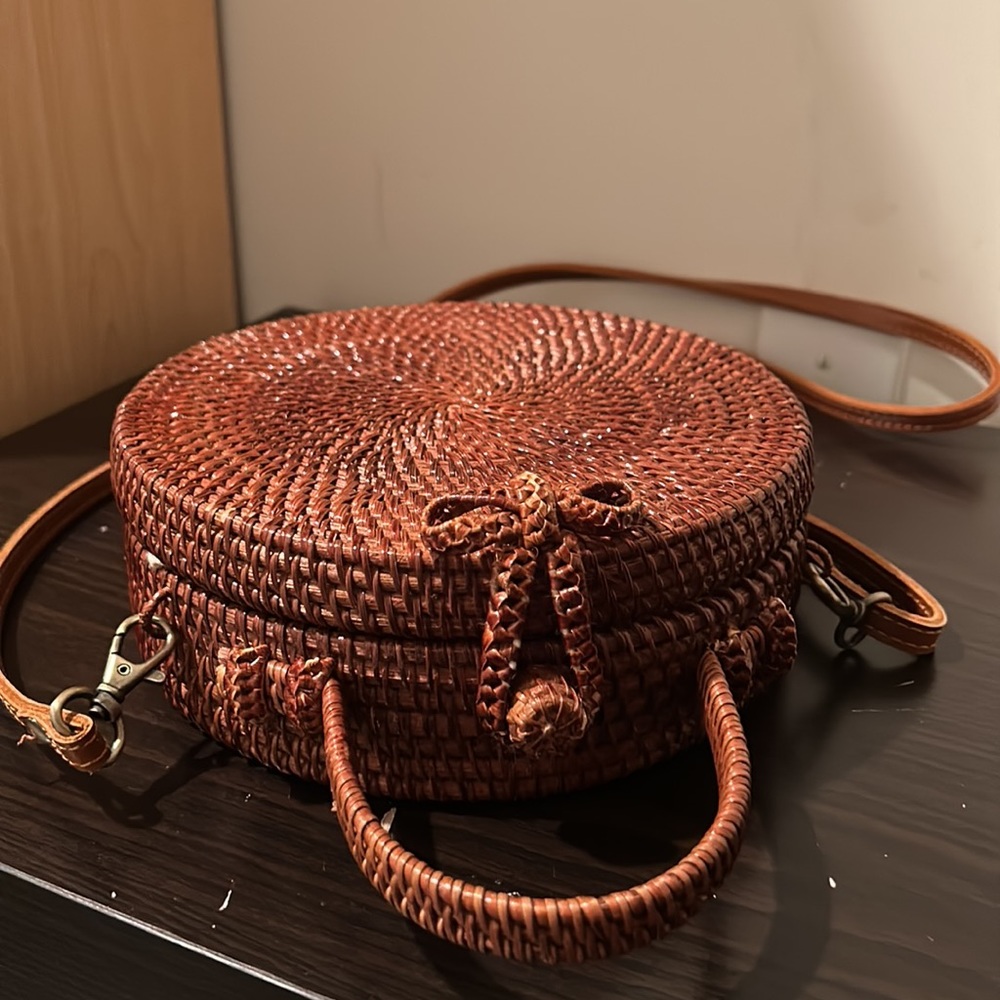 Straw Crossbody - Picture 3 of 4
